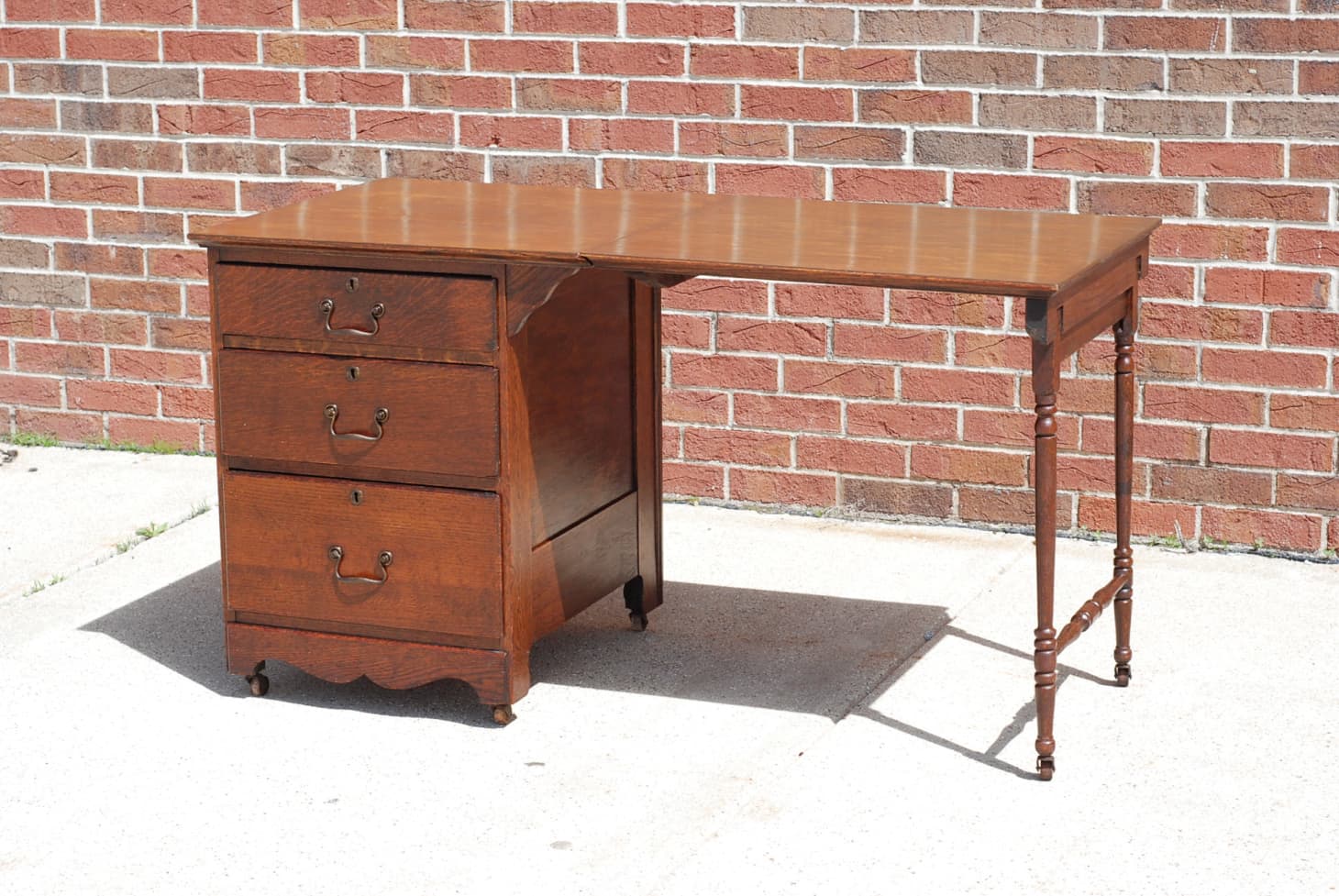 You Can Shop These 600 and Under Desks Apartment Therapy